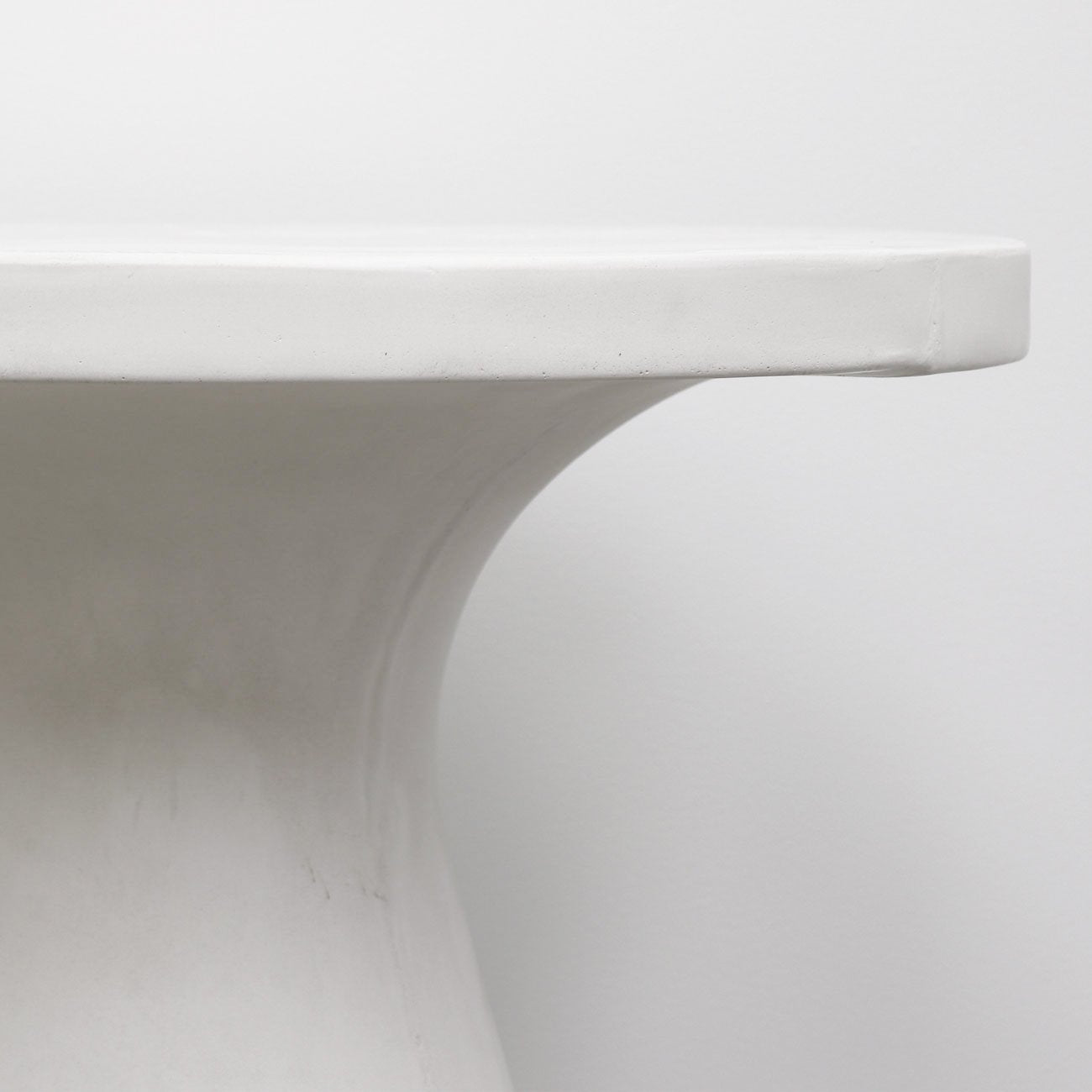 Corfu Concrete Pedestal Dining Table - Chalk
