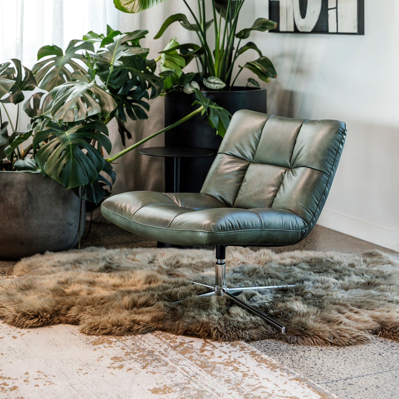 Hendrix Swivel Chair - Lawn Green Leather
