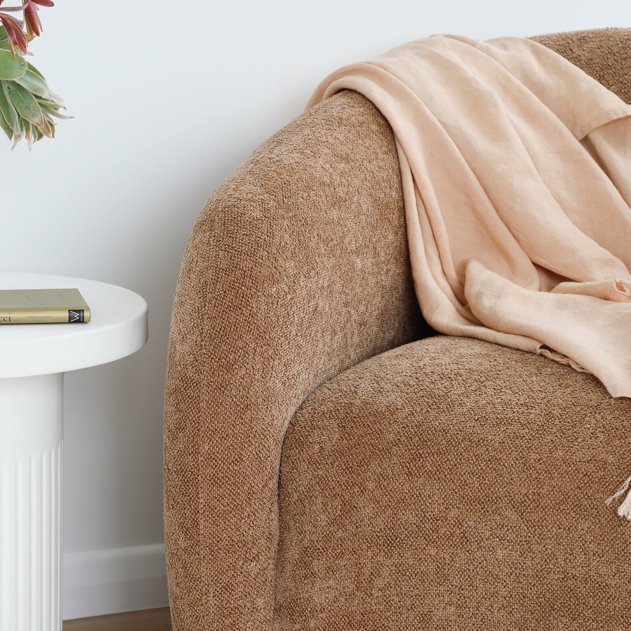 Max Swivel Chair - Caramel