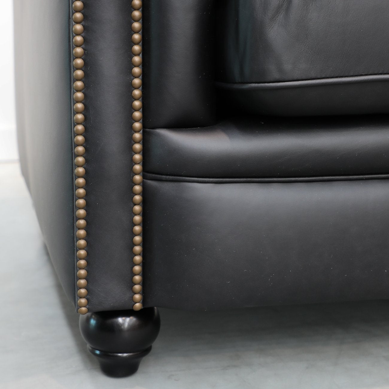 Stanford 4 Seater Chesterfield - Onyx Leather