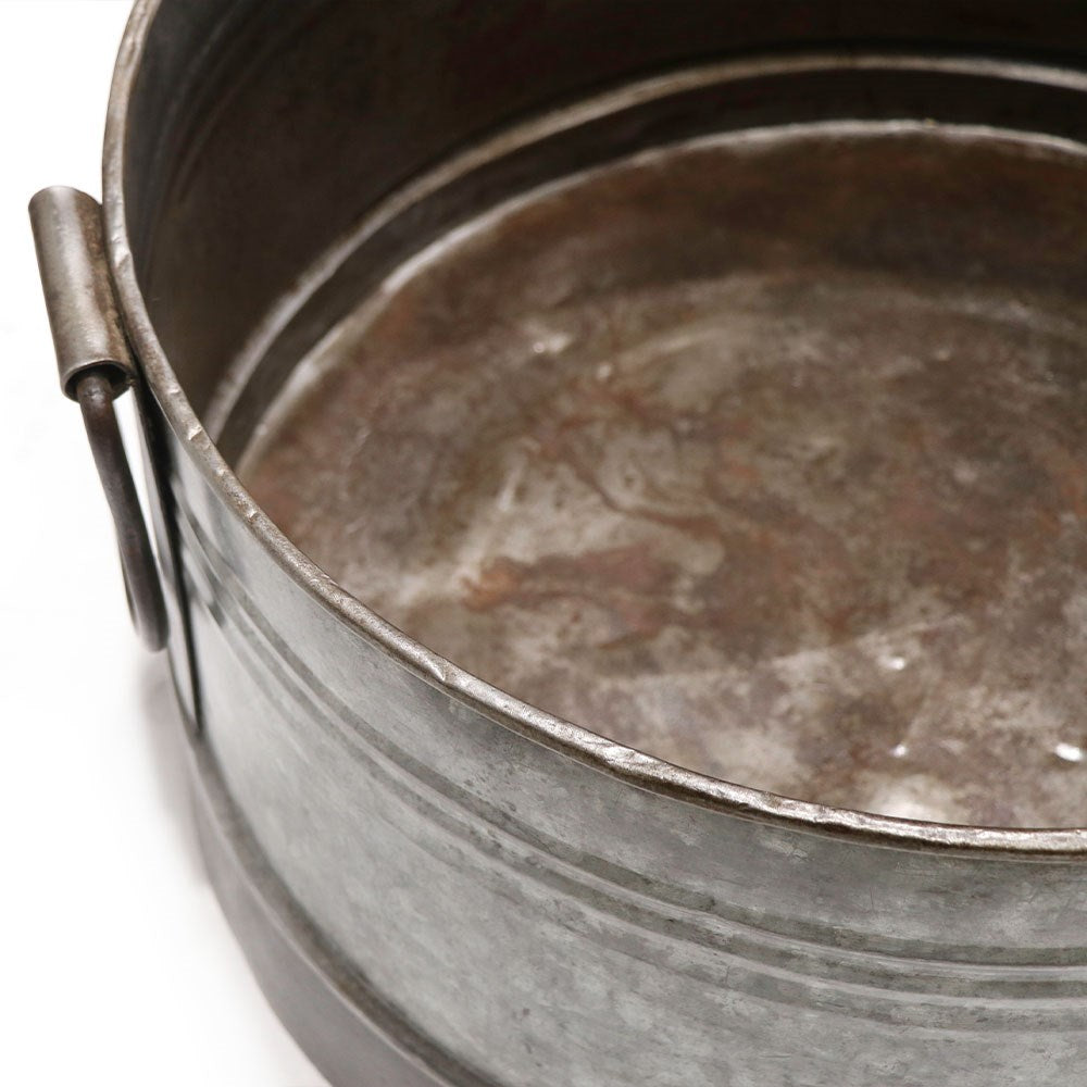 Flint Round Planter