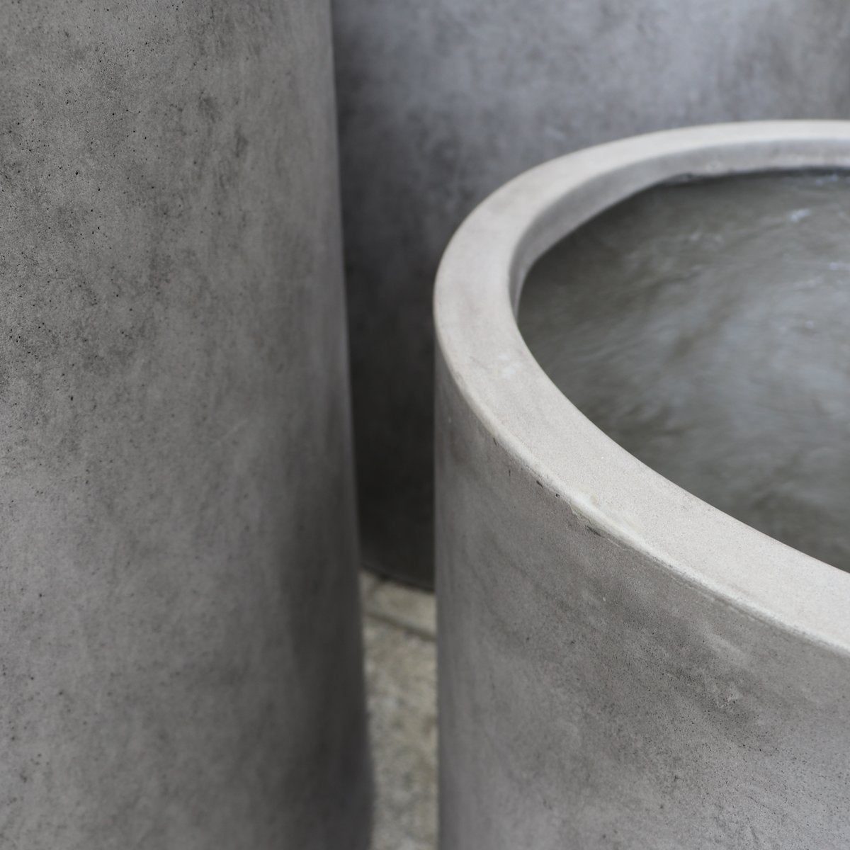 Mikonui Cylinder Planter Small - Cement